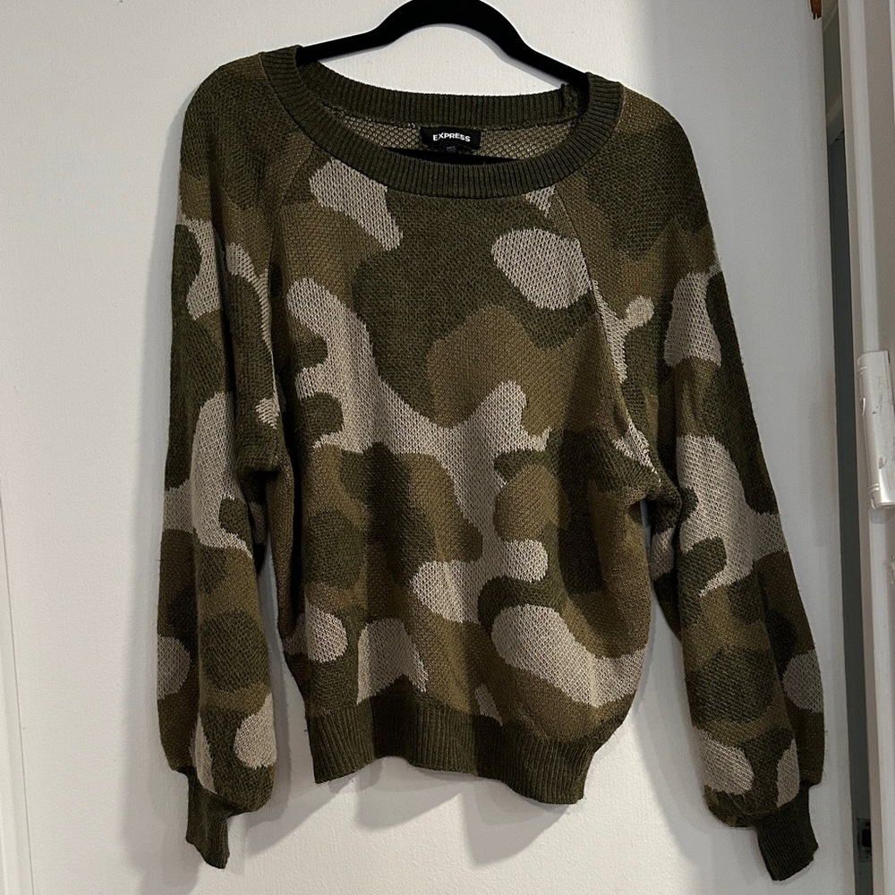 Express Olive & Beige Camo Crewneck Sweater. Size M.